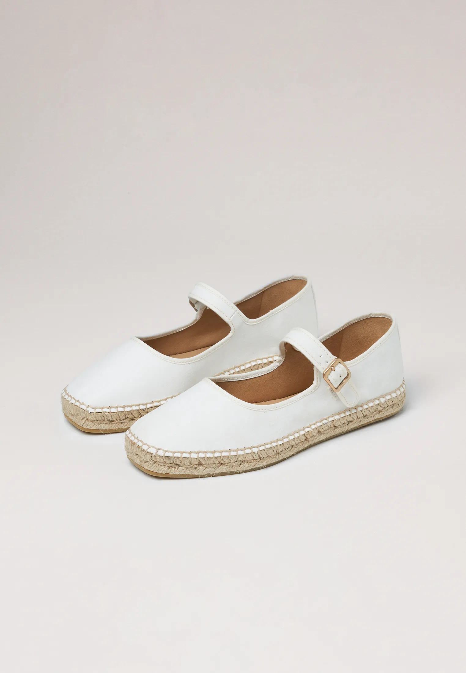 Ballerinas - White Vegan Suede