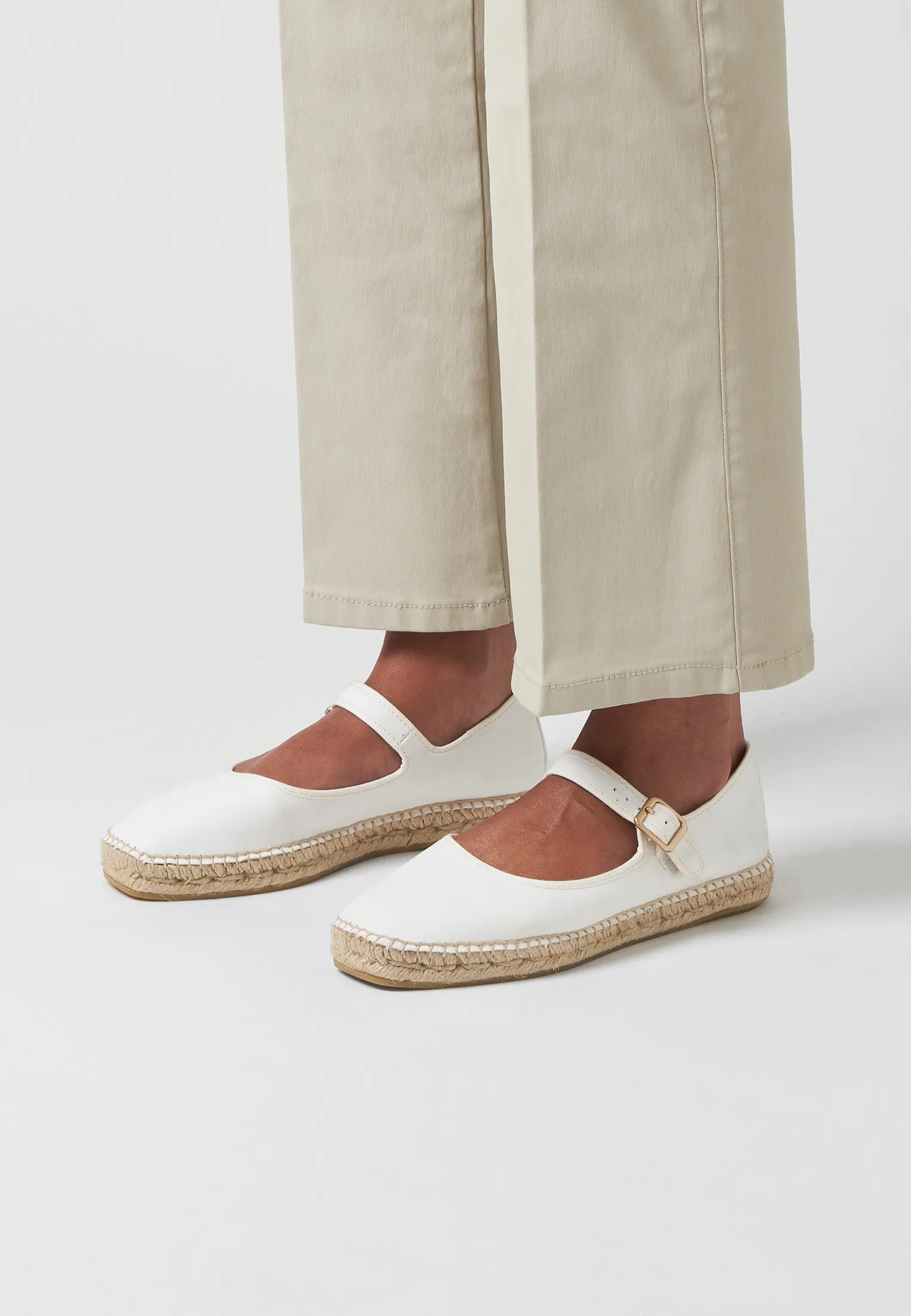 Ballerinas - White Vegan Suede