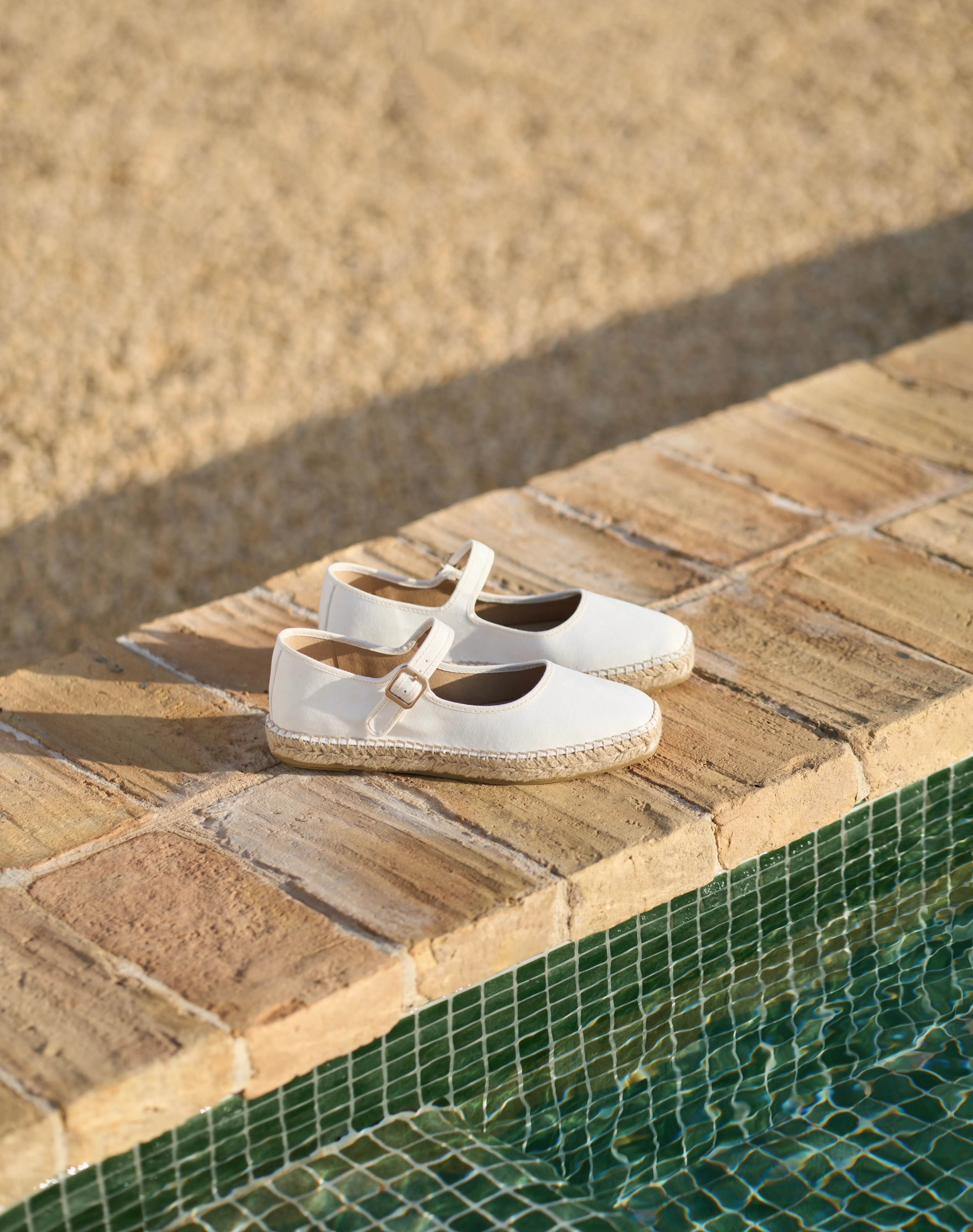 Ballerinas - White Vegan Suede