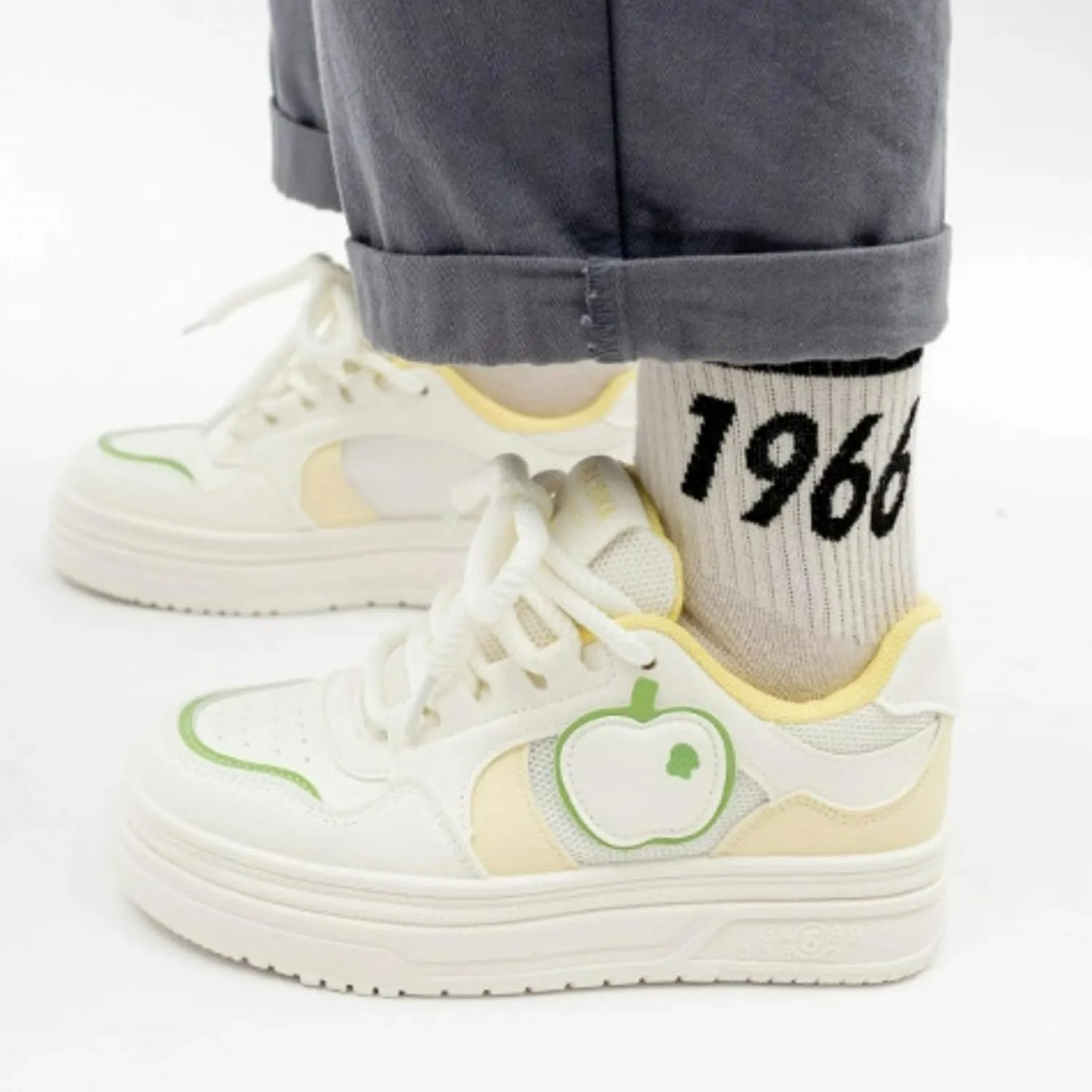 Cute Apple Sneakers for Women Lace-Up Platforms Cartoon Girl Cat & Fish Skate Shoes Thick Sole Height Increase Walking Cute Shoes