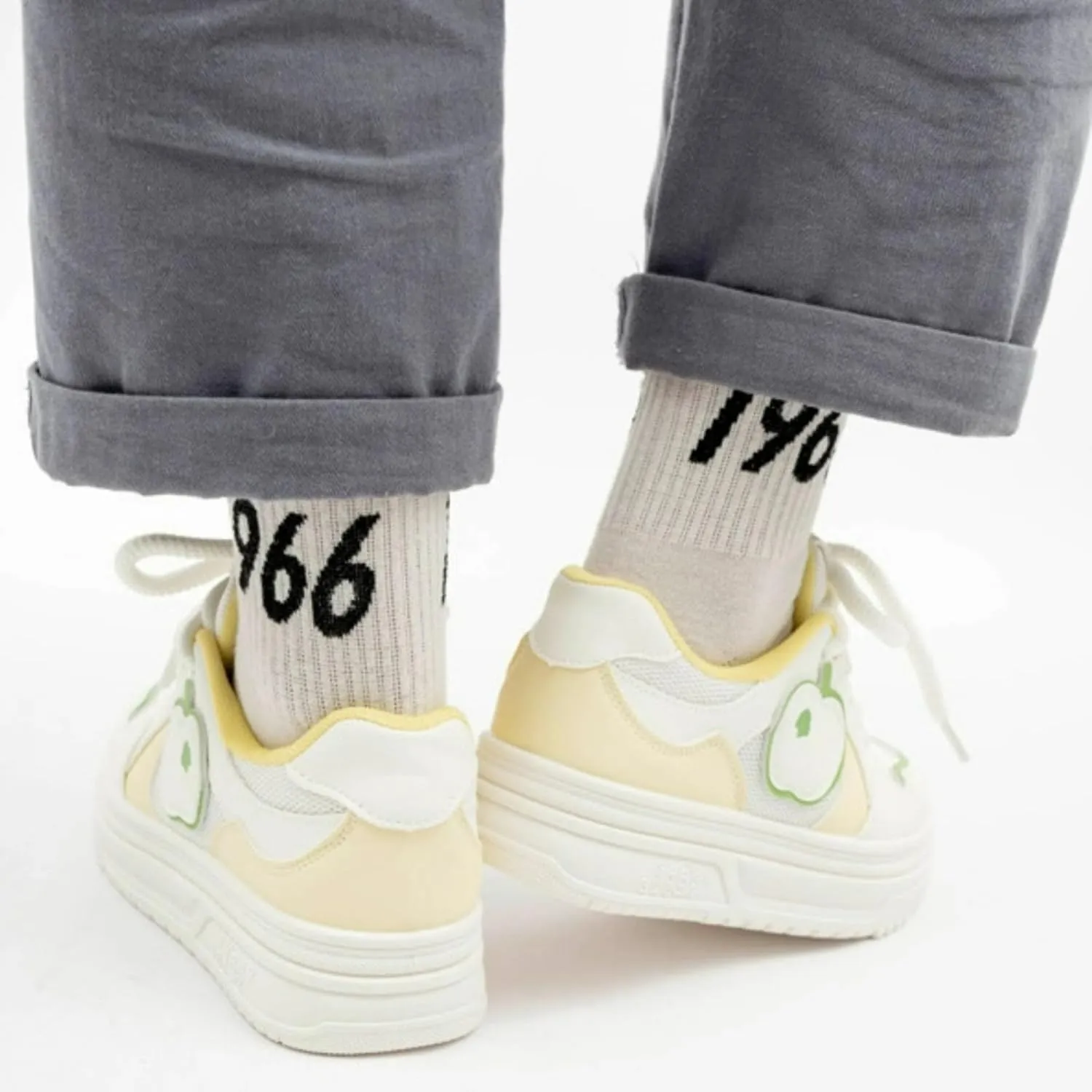 Cute Apple Sneakers for Women Lace-Up Platforms Cartoon Girl Cat & Fish Skate Shoes Thick Sole Height Increase Walking Cute Shoes