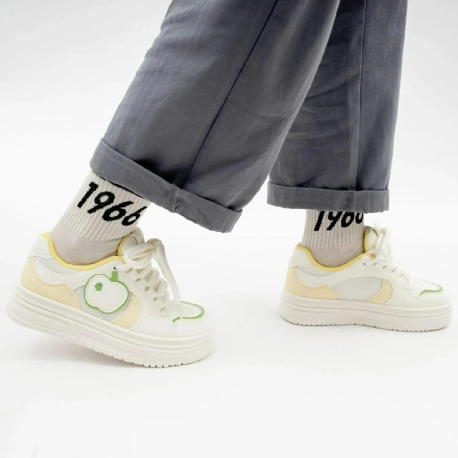 Cute Apple Sneakers for Women Lace-Up Platforms Cartoon Girl Cat & Fish Skate Shoes Thick Sole Height Increase Walking Cute Shoes