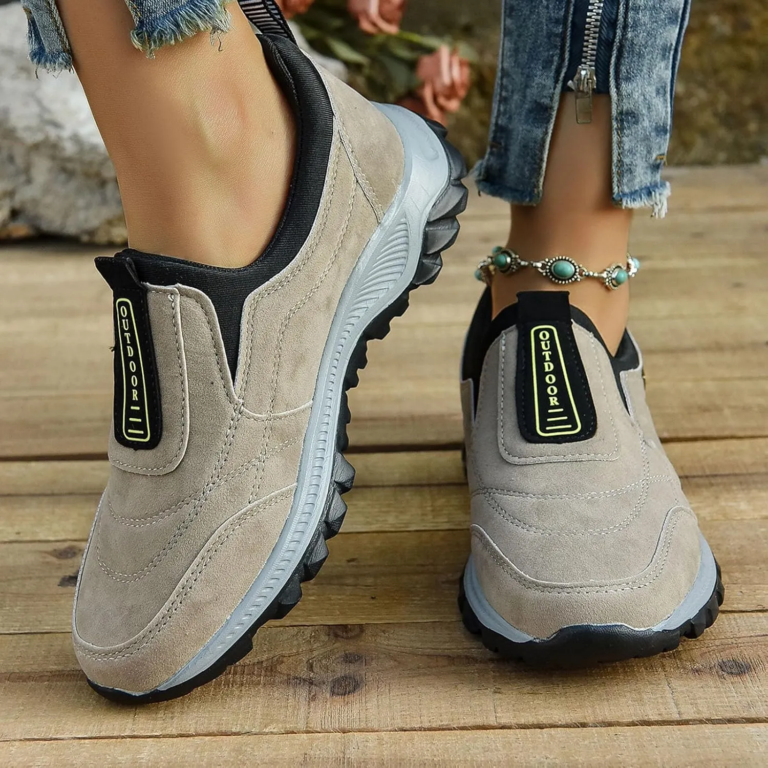 Large Size Outdoor Shoes Walking Shoes Same Style for Men and Women Fall and Winter Business Casual Work Shoes for Women