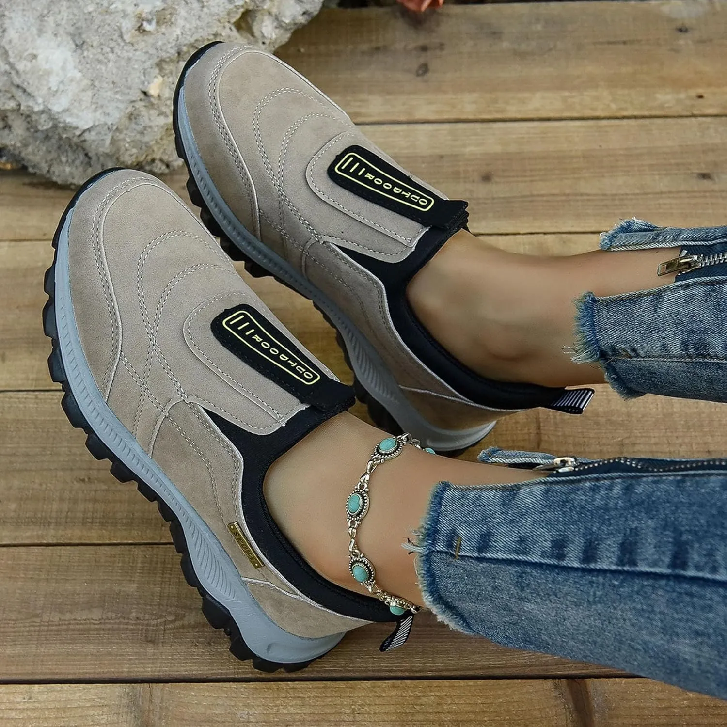 Large Size Outdoor Shoes Walking Shoes Same Style for Men and Women Fall and Winter Business Casual Work Shoes for Women