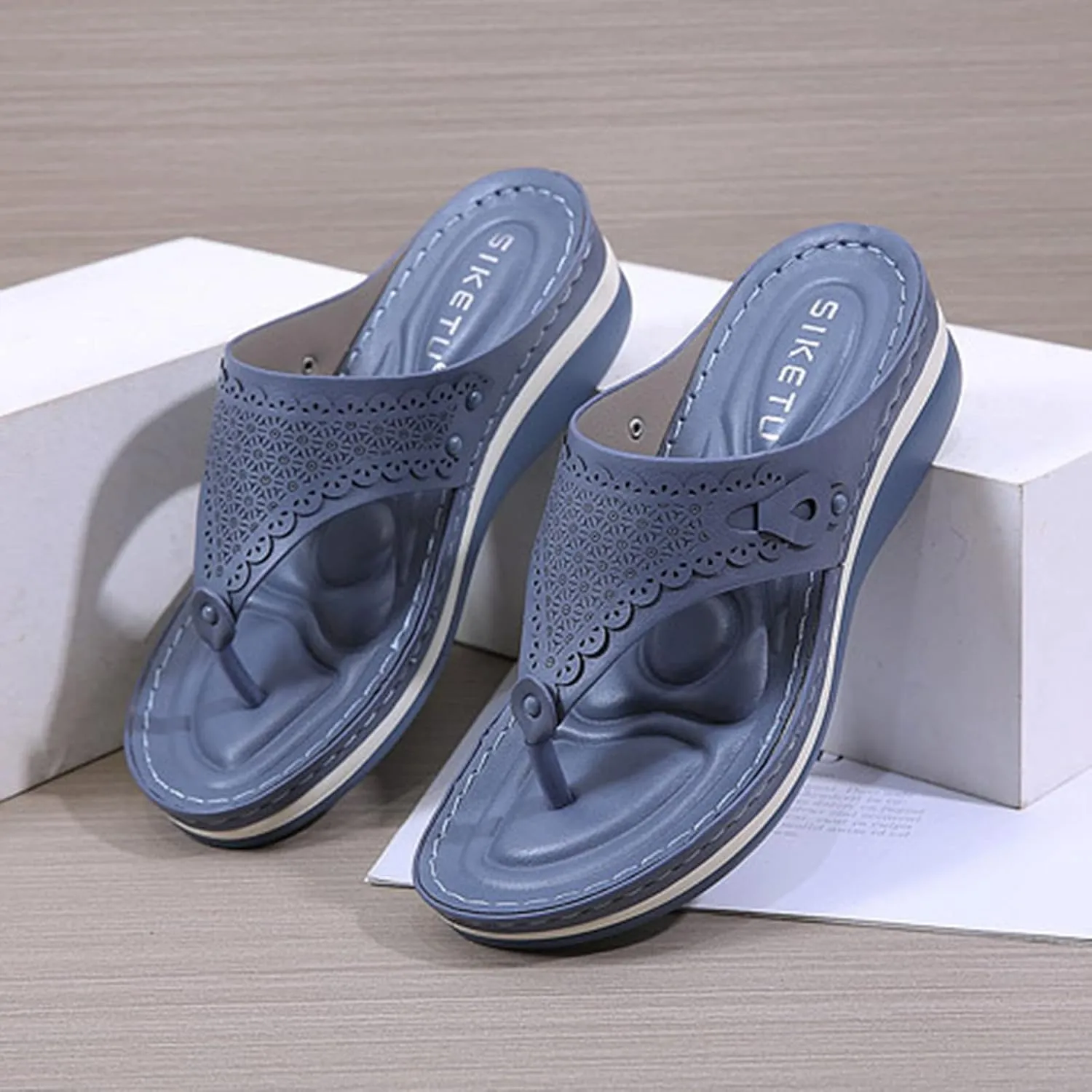 oiangi Summer Womens Clip Toe Flip Flops Sandals Fashion Casual Thong Strap Slip-on Wedge Slipper Lightweight Comfy Massage Soft Bottom Beach Shoes