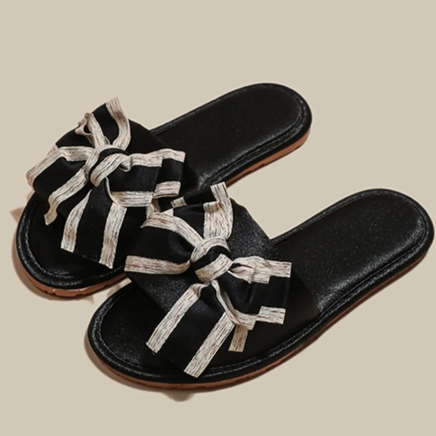 Women's Satin Bow Flat Slippers Luxury Anti Slip Silent Soft Sole Home Slides Fashion Style Indoor Sandals for All Seasons Comfortable Bridal Flip Flops